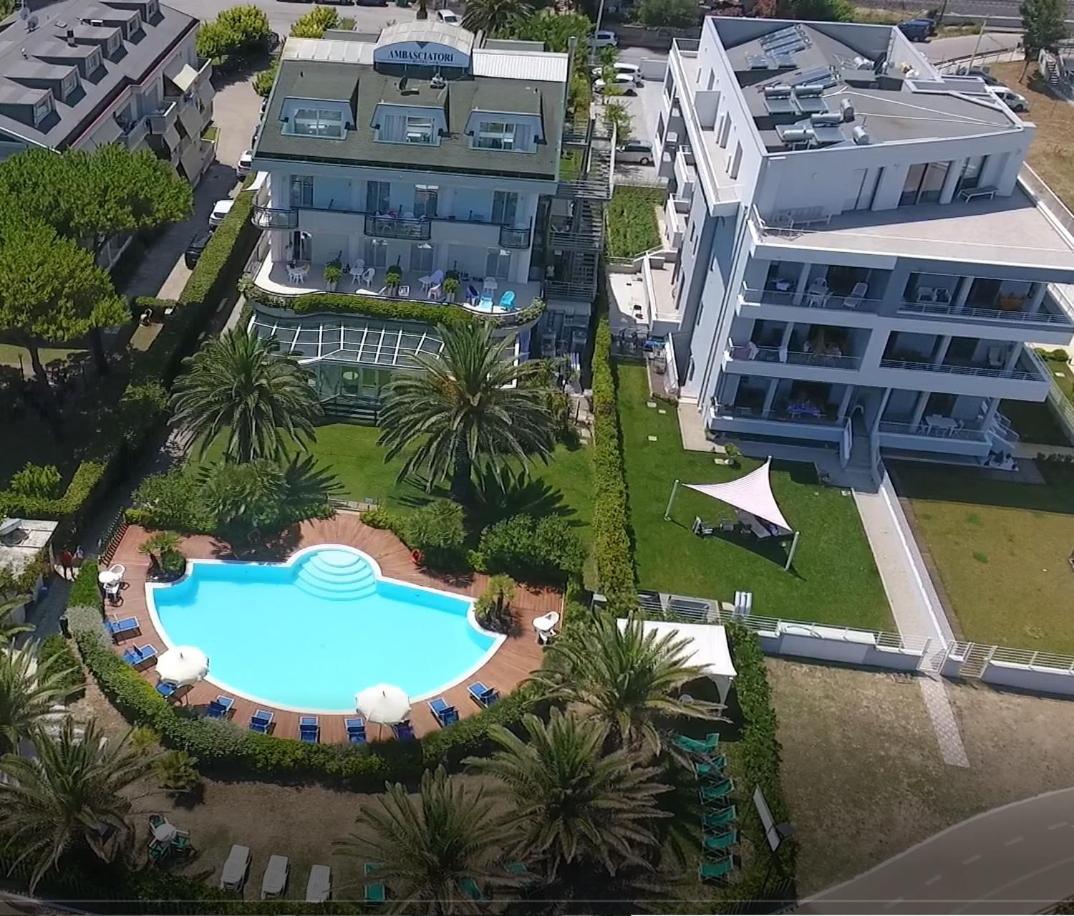 Hotel Ambasciatori Pineto Extérieur photo
